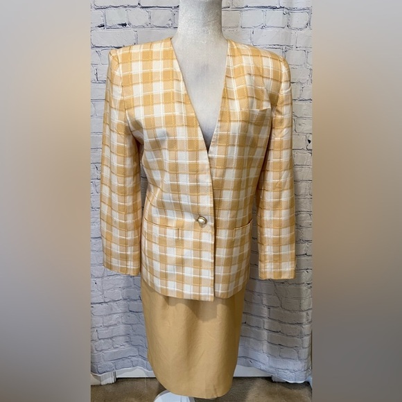 sasson Dresses & Skirts - Vintage Sassoon women’s two-piece yellow plaid skirt Suit Set size 8